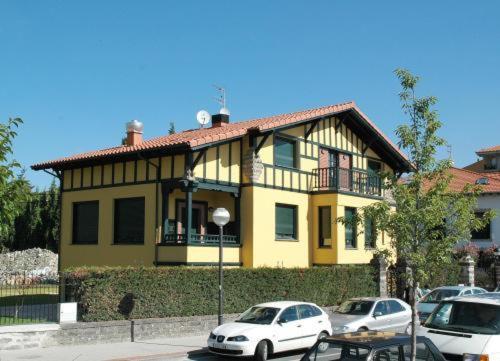 אמוריו Hotel Restaurante Aldama מראה חיצוני תמונה