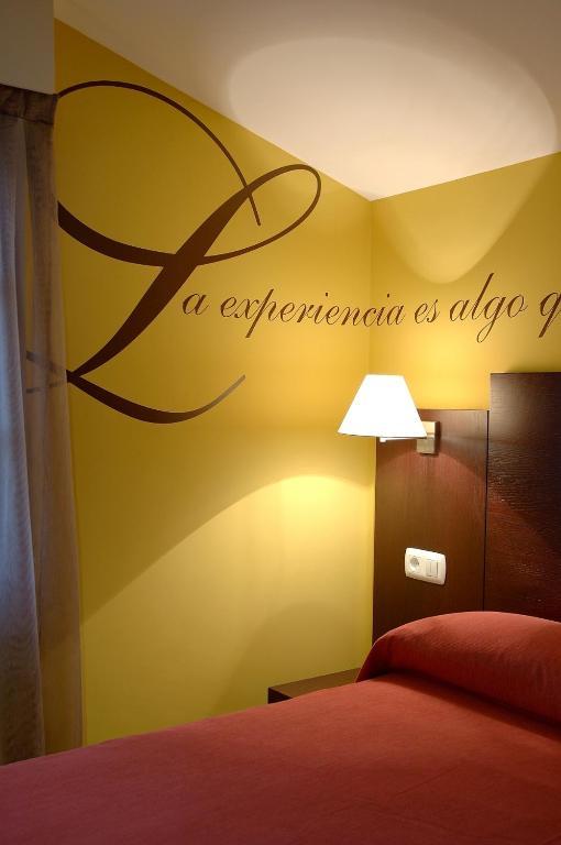 אמוריו Hotel Restaurante Aldama מראה חיצוני תמונה