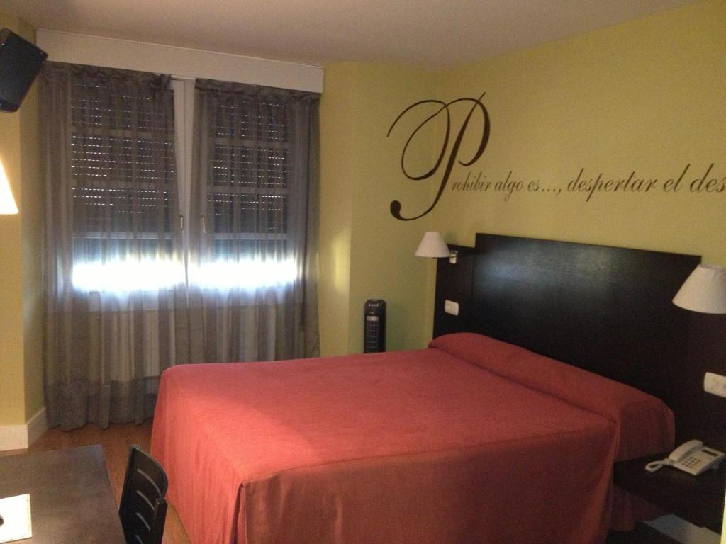 אמוריו Hotel Restaurante Aldama מראה חיצוני תמונה