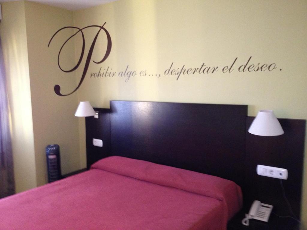 אמוריו Hotel Restaurante Aldama מראה חיצוני תמונה